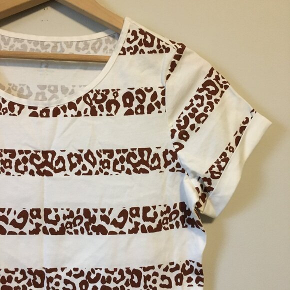Cleo 100% Organic Cotton Leopard Print Tee - Picture 5 of 16